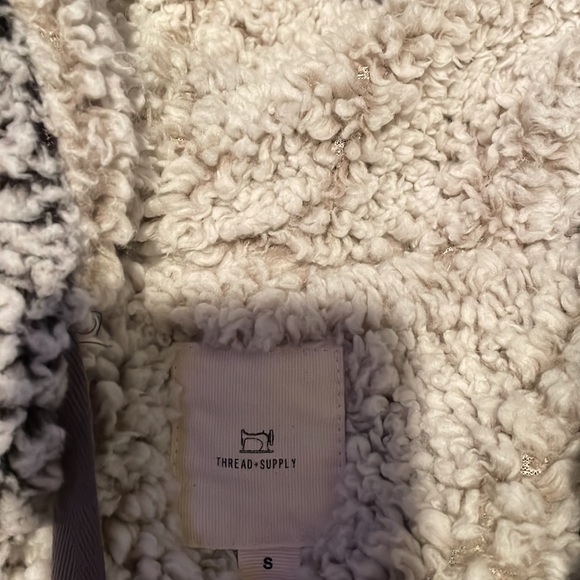 Purchased at TJ-max the brand is thread and supply, full zip Sherpa jacket - Picture 2 of 3